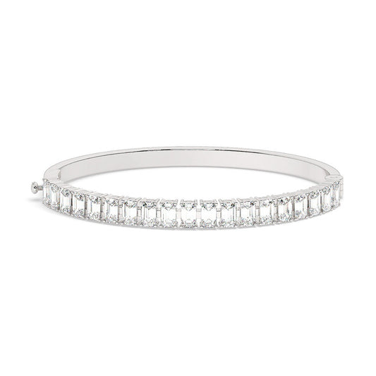 A bracelet for keeps. "A classic collection of jewels that attempts to brak of free of the clutter to offer stunning, timeless prices." This is a bracelet that could be an heirloom for generations.